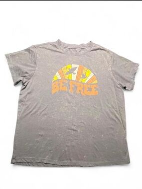 DOE "Bee Free" distressed T shirt, XL